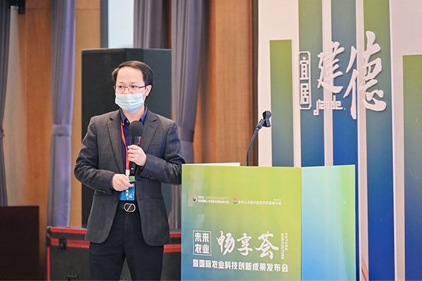 托普云農(nóng)智慧農(nóng)業(yè)研究院院長朱旭華作經(jīng)驗(yàn)發(fā)布